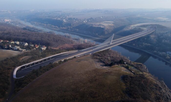 Most přes Vltavu v úseku Suchdol a Březiněves bude mít mostovku zavěšenou na dvou skloněných pylonech