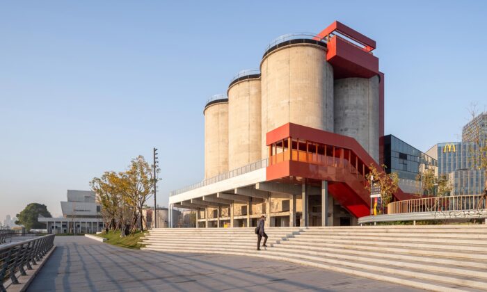 Bývalá cementárna se po konverzi proměnila na kulturní čtvrť Gate M West Bund Dream Center
