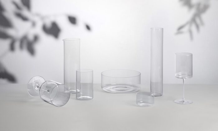 Kengo Kuma navrhl pro českou sklárnu Květná 1794 minimalistickou skleněnou kolekci Haoto
