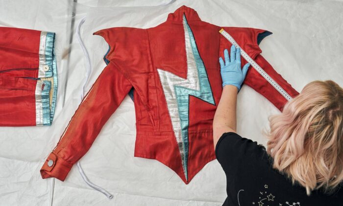 Londýn otevřel David Bowie Centre vystavující část z rozsáhlého archivu čítajícího 80 000 předmětů