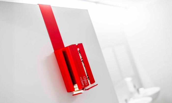 Studenti designu na ČVUT navrhli propracované zásobníky na menstruační hygienické pomůcky