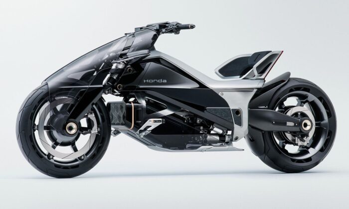 Honda ukázala čistě elektrický koncept motorky EV Outlier s pohonem obou kol