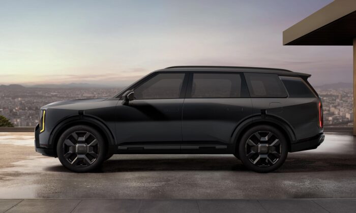 Kia Telluride dostal v druhé generaci jednodušší design exteriéru i interiéru a tři řady sedadel