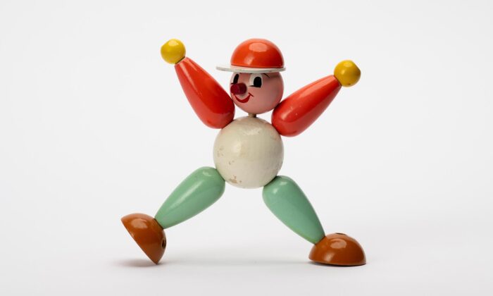 Kamenice nad Lipou vystavuje české dřevěné hračky Schowanek vyráběné v letech 1927 až 1945