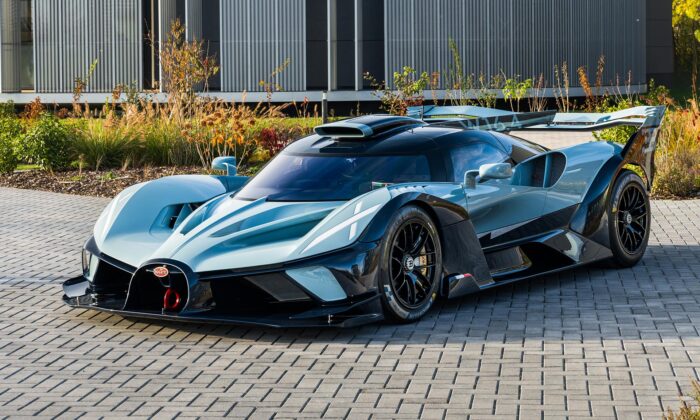 Bugatti ukázalo čtyřicátý a poslední vyrobený kus okruhového speciálu Bolide