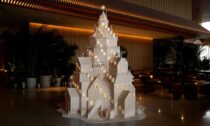 Vánoční stromek v&nbsp;hotelu Edition v&nbsp;Tokiu