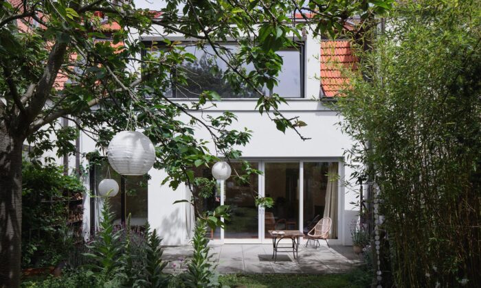 Rodinný dům na&nbsp;Břevnově se&nbsp;po&nbsp;osamostatnění dětí dočkal další velké rekonstrukce