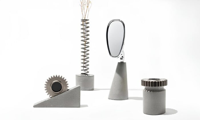 Shigeya Miyata vytvořil z&nbsp;dílů motorek Honda a&nbsp;betonu dekorativní kolekci Pause