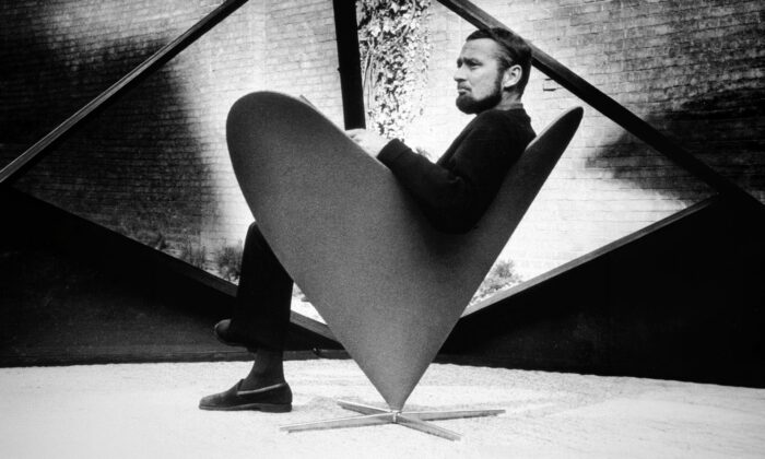Vitra připomíná nedožité 100.&nbsp;narozeniny Vernera Pantona speciální edicí Heart Cone Chair