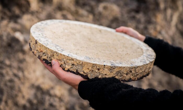 Mátyás Zagiba navrhl výraznou kolekci keramiky Unearthed jako výsledek zkoumání lokálních materiálů