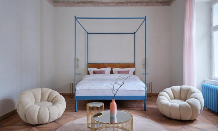 Měšťanský dům s&nbsp;klasicistní fasádou v&nbsp;Kutné Hoře se&nbsp;po&nbsp;velké rekonstrukci proměnil na&nbsp;hotel Donebe