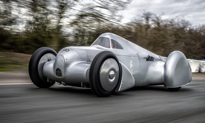 Audi znovu postavilo závodní speciál Auto Union Lucca z&nbsp;roku 1935 schopný jet rychlostí 326 za hodinu