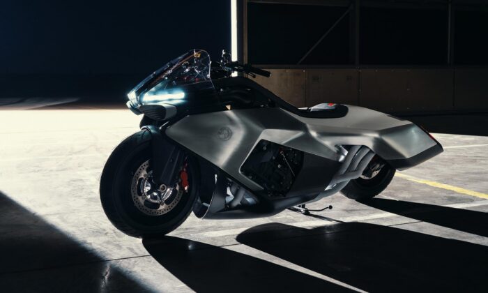 BMW Motorrad Vision K18 je&nbsp;studie sochařsky pojatého motocyklu na&nbsp;dlouhé trasy
