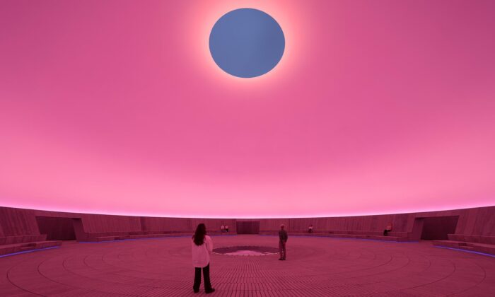 James Turrell vytvořil v&nbsp;Dánsku svou dosud největší světelnou instalaci As Seen Below