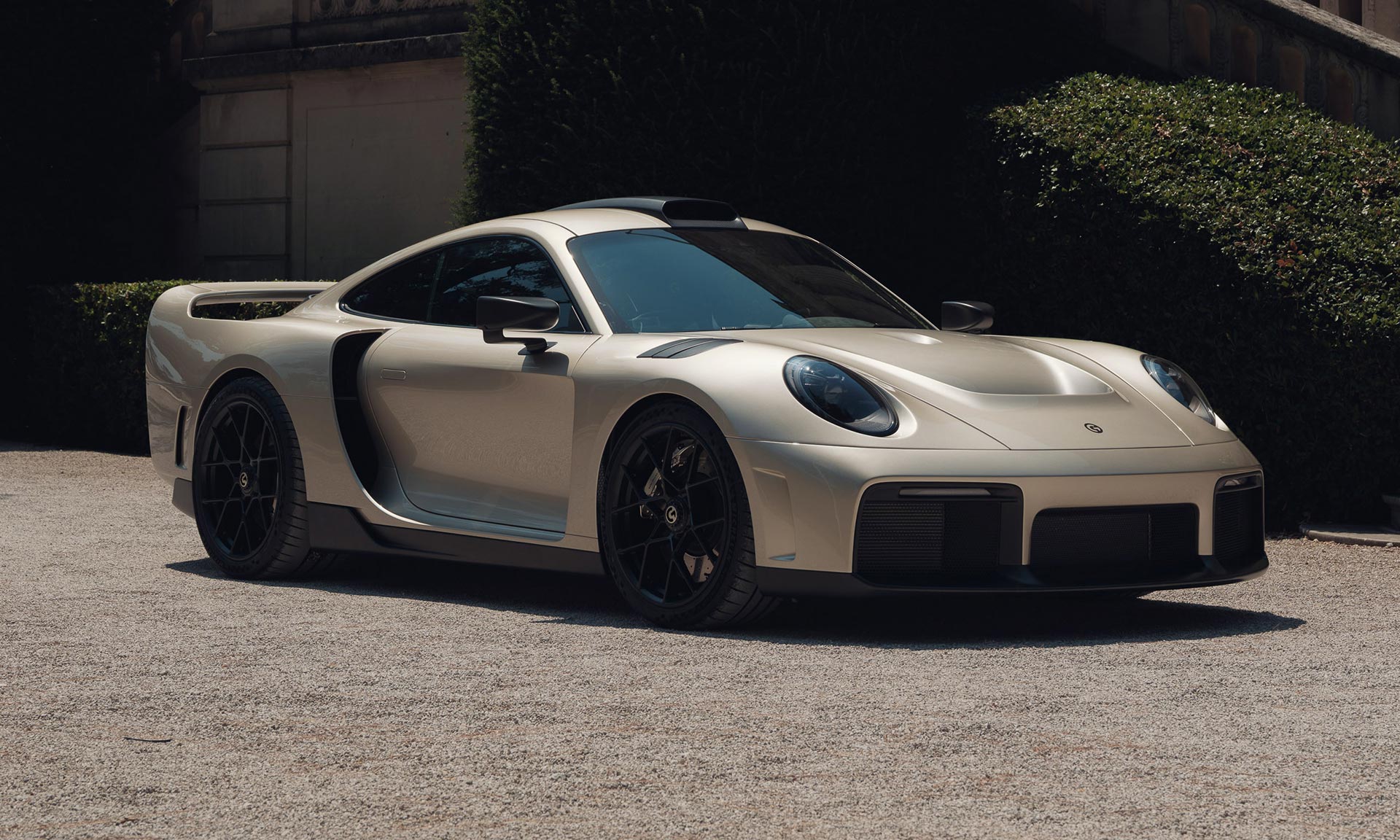 Marsien GT je&nbsp;limitovaná retro-futuristická verze upraveného Porsche 911 Turbo S