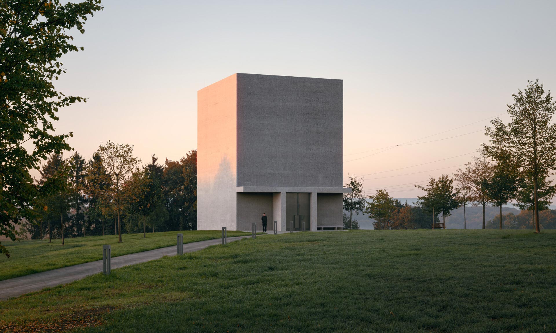 David Chipperfield postavil v&nbsp;Německu pavilon Anselm Kiefer určený pro jediné obří plátno